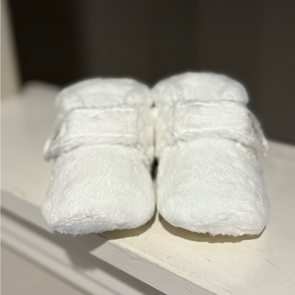 UGG Bixbee Infant Soft Baby Booties Slippers Pure White Sz 4/5~12-18 Months - Picture 7 of 10